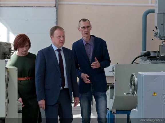 Губернатору Алтайского края представили образовательный кластер «Машиностроение»