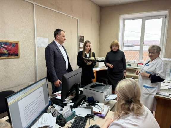 Красноярские онкологи посетили центры онкопомощи на юге региона