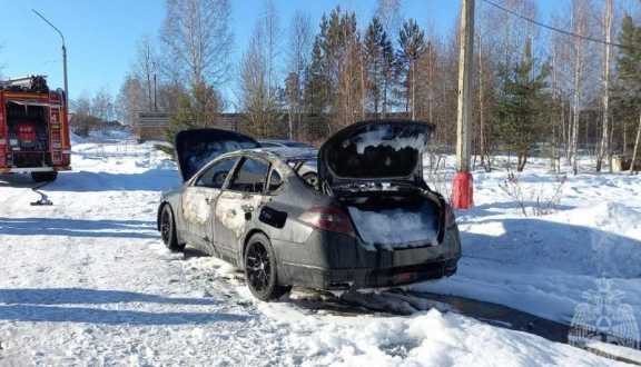 Электропроводка сожгла автомобиль в Красноярском крае