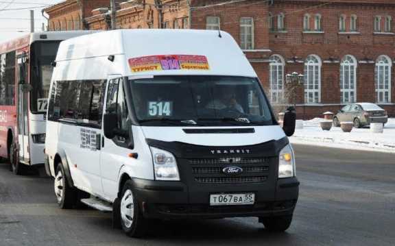 В Омске водитель маршрутки № 514 высадил людей на мороз и уехал