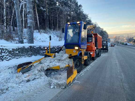 За 5 дней в Иркутске вывезли 8 тысяч тонн снега