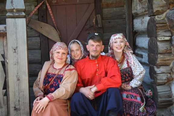 Семья из Омской области победила во всероссийском конкурсе «Семья года – 2024»