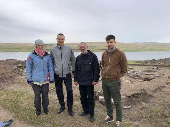 Руководитель Госохранинспекции посетил археологические раскопки в Хакасии 