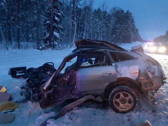 ДТП с грузовиком унесло жизни троих человек под Томском