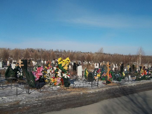 Красноярские депутаты проверили благоустройство городских кладбищ 