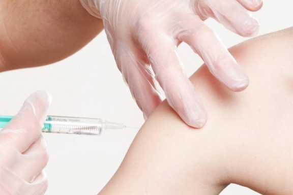 В Хакасию поступил второй компонент вакцины для детей и подростков