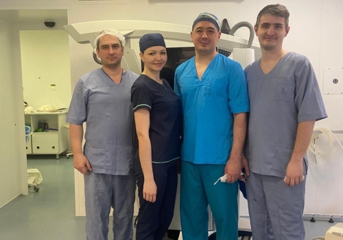 Омские нейрохирурги провели операцию 63-летней женщине с опухолью мозга