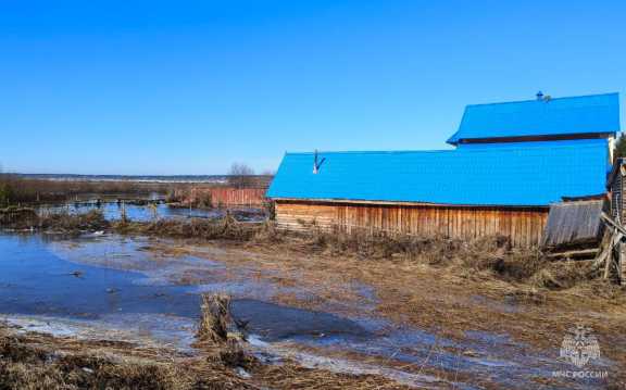 В Томской области продолжает расти уровень воды на реке Обь