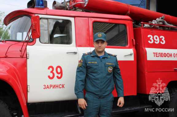 Пожарный спас тонувшего в реке подростка в Алтайском крае