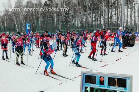 Более 600 спортсменов поучаствовали в томском лыжном марафоне