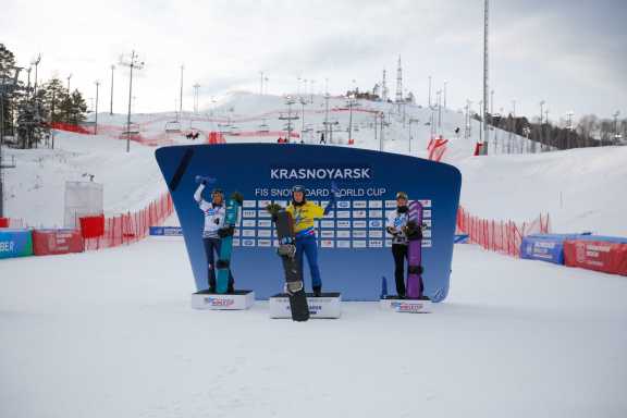 В Красноярске разыграли награды Кубка мира FIS по сноуборду
