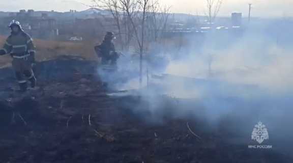 22 пала сухой травы потушили за сутки в Красноярском крае
