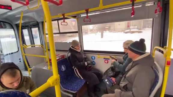 В автобусах Красноярска запустили необычные поздравления