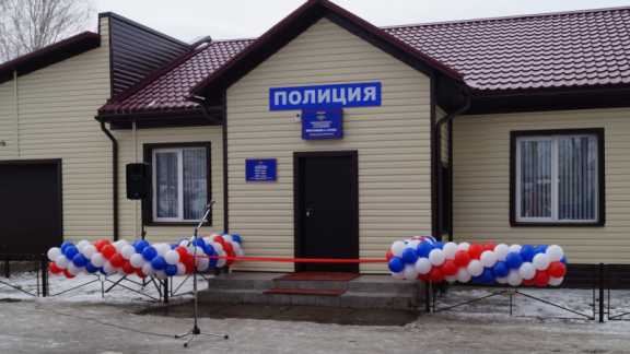 Новый жилой комплекс для участковых полицейских открыли в поселке Стрелка Красноярского края 
