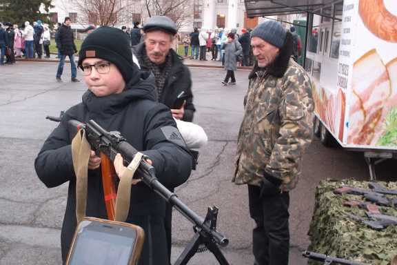 День народного единства в Красноярске милитаризовался