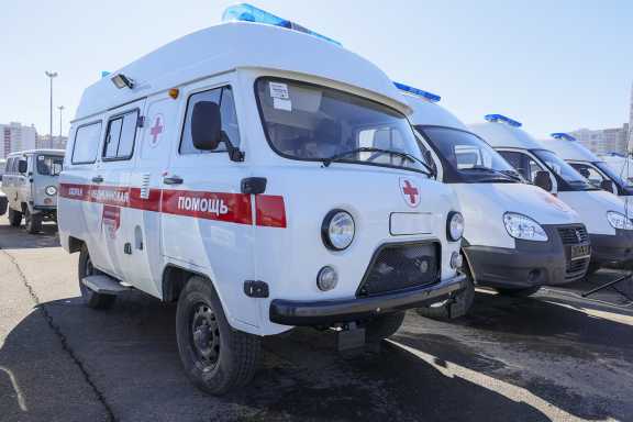 Больницы Красноярского края получили 63 новых авто 
