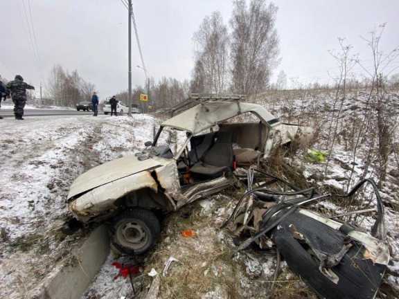 Скончался водитель, попавший накануне в ДТП в Красноярском крае