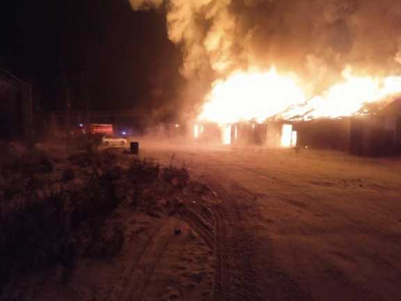 В столице Тувы сгорели склады на площади 5.000 квадратных метров