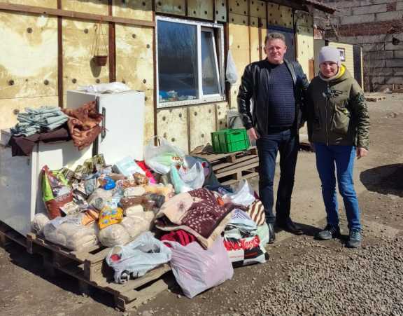 Помогать легко: собаки из приюта «Алькин Дом» в Красноярске получили подарки от команды «Ростелекома»  