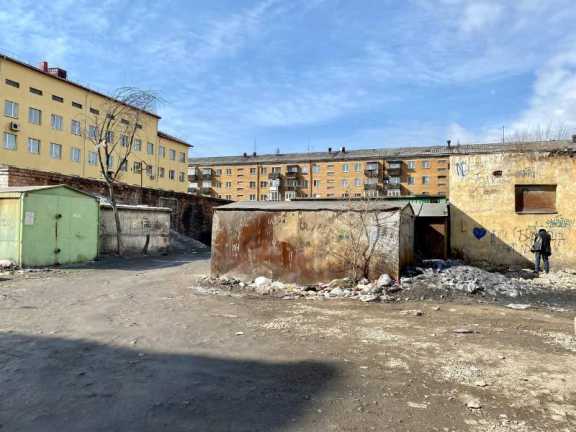 Для борьбы с мусором в Кызыле решили снести гаражи