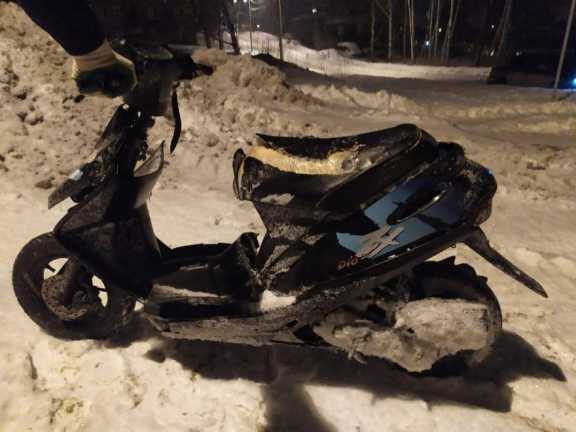 В Красноярском крае нетрезвый подросток на мопеде попал в аварию