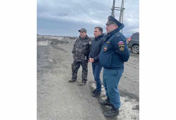 Глава Норильска проверил, как идёт ликвидация возгорания на полигоне ТБО