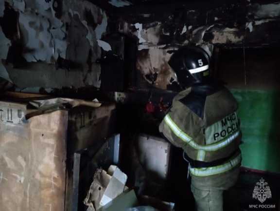 30 пожарных спасли детей и ещё 10 человек в Барнауле