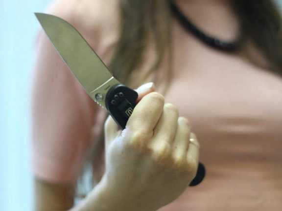 В Томской области девушка решила конфликт со знакомым при помощи ножа