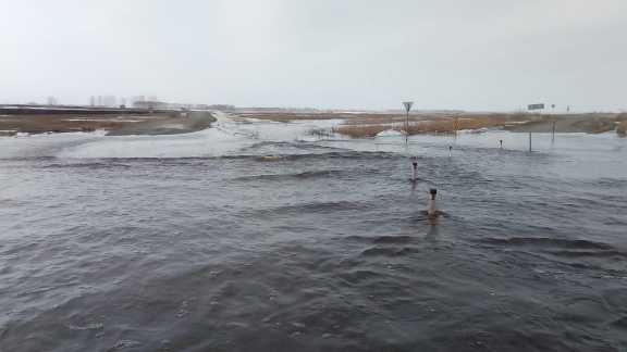 В Новосибирской области из-за паводка перекрыли 2 дороги