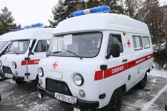 Омские больницы получили 24 новых авто