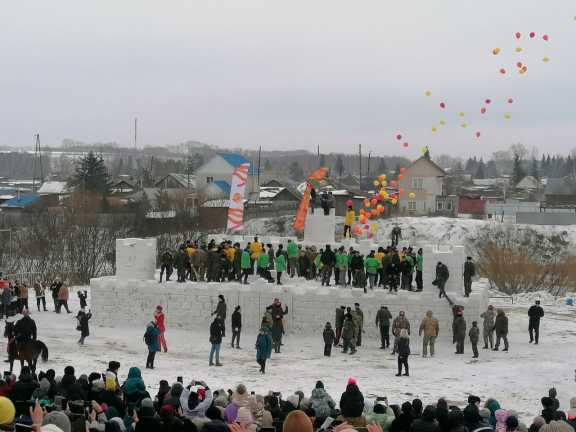В Красноярском крае Масленичная неделя началась со взятия «Снежного городка» 