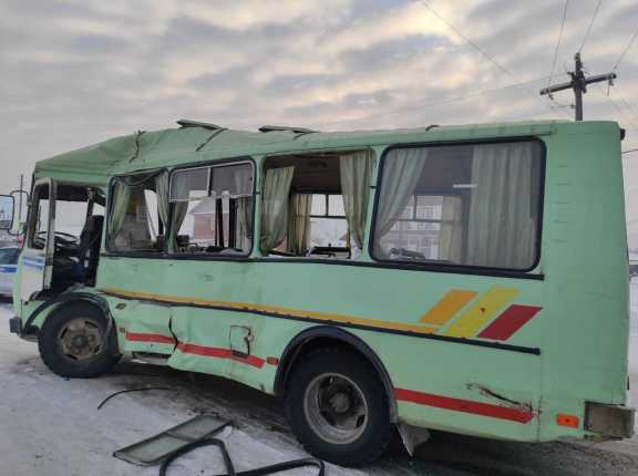 8 человек госпитализировали в результате ДТП в Красноярском крае