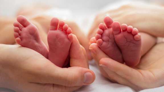 В Красноярском крае выросли выплаты за рождение близнецов