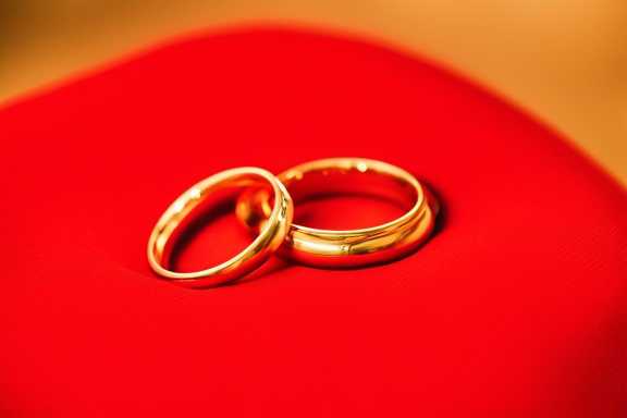В Кузбассе начали проводить регистрацию браков ночью