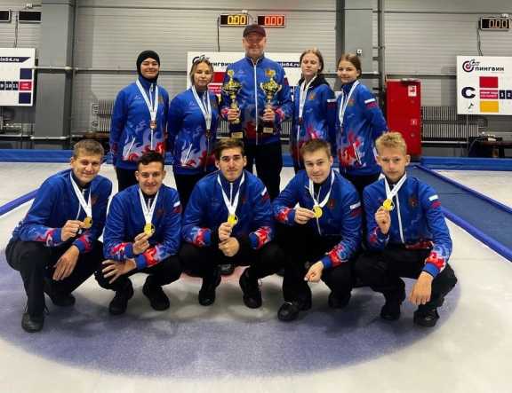 Команды из красноярского края завоевали победы в кёрлинге и хоккее 
