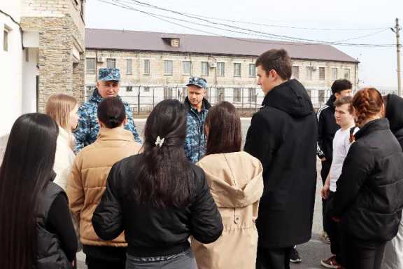 В Хакасии студенты побывали в колонии строгого режима. На экскурсии