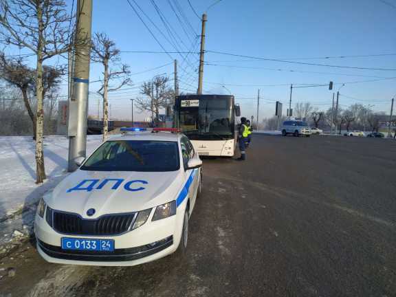 23 пассажира упали в общественном транспорте Красноярска с начала года 