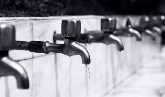 Через суд заменят водопровод в посёлке Омской области
