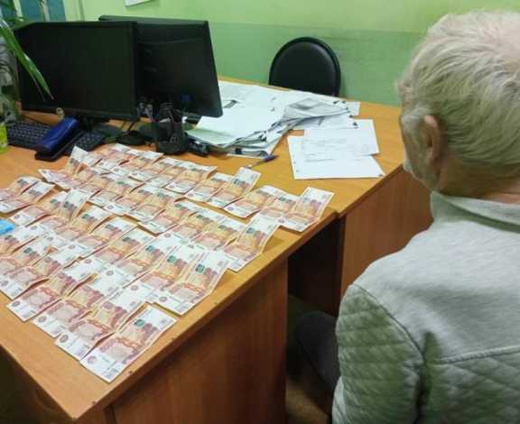 В Кузбассе задержали мужчину, который ограбил пожилого человека более чем на 200 тысяч рублей 