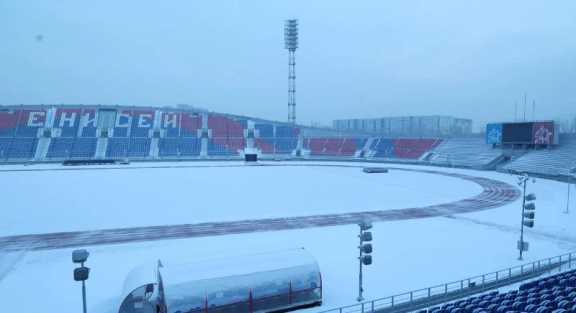 В Красноярске отремонтируют футбольное поле Центрального стадиона 
