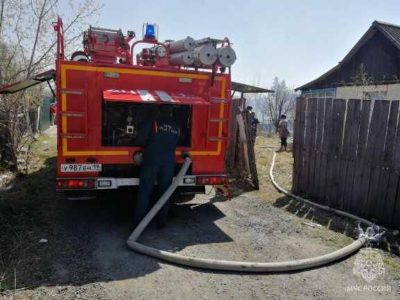 В Хакасии пожарные советуют, как уберечь дачу от огня