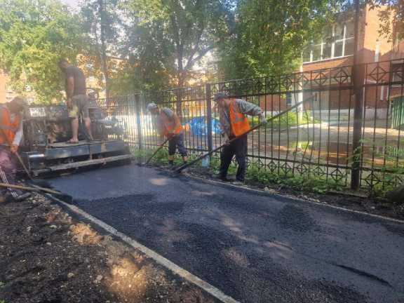 В Иркутске завершают ремонт 23 дворов