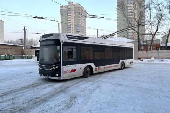 Троллейбус № 5 возвращается на проспект Свободный в Красноярске