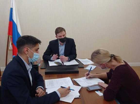Депутат Красноярского краевого парламента вместе с горожанами выявил незаконное строительство