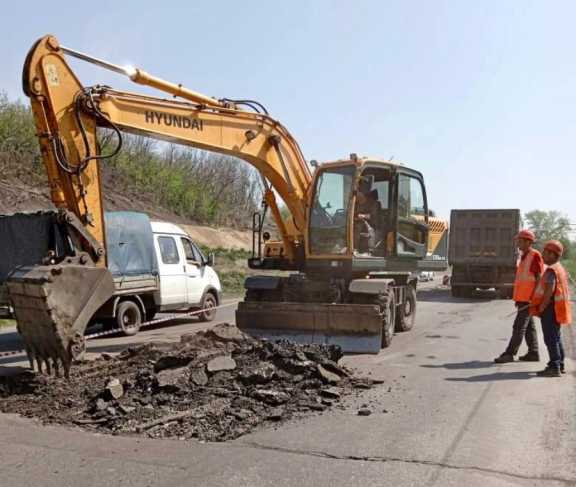 В Кузбасском городе приступили к ремонту дорог