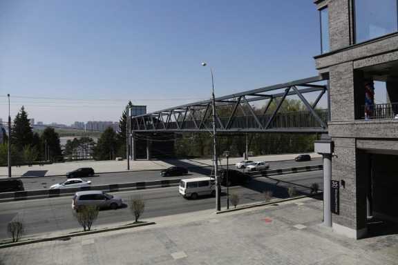 В Новосибирске открыли новый пешеходный мост 