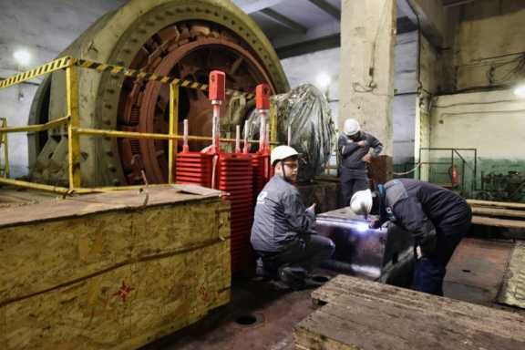 В Норильске на руднике «Октябрьский» меняют подъёмную машину, прослужившую 44 года
