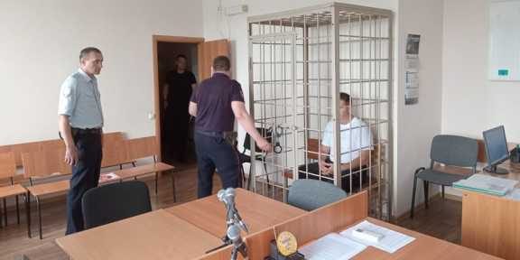 Суд Новосибирска отправил подозреваемого по делу о пожаре в Оби под домашний арест