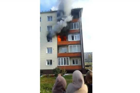 Два человека погибли на пожаре в Кузбассе, 4-летний ребёнок остался жив