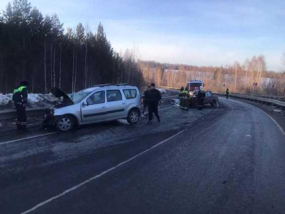 В Томской области в лобовом столкновении погиб пассажир одной из машин